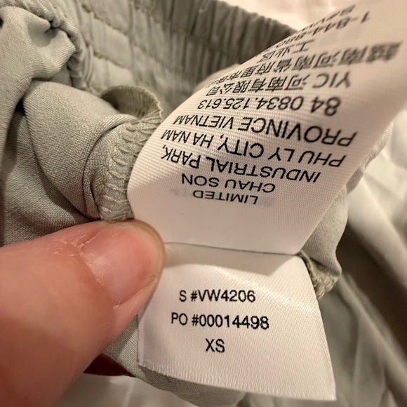 Vuori women’s light green Pants - Picture 3 of 3